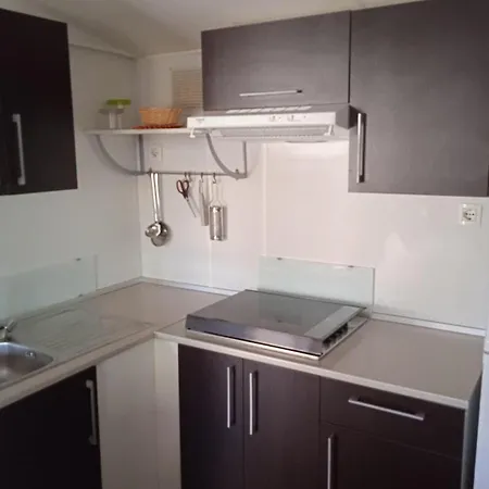Cinque Terre 6 Person Campsite Chalet 326 Near Sea Alpehytte *